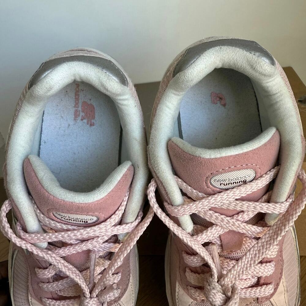 New Balance 2002 R ‘Pink Sand’ Kids Sneakers- SZ 4  Y - Picture 8 of 13